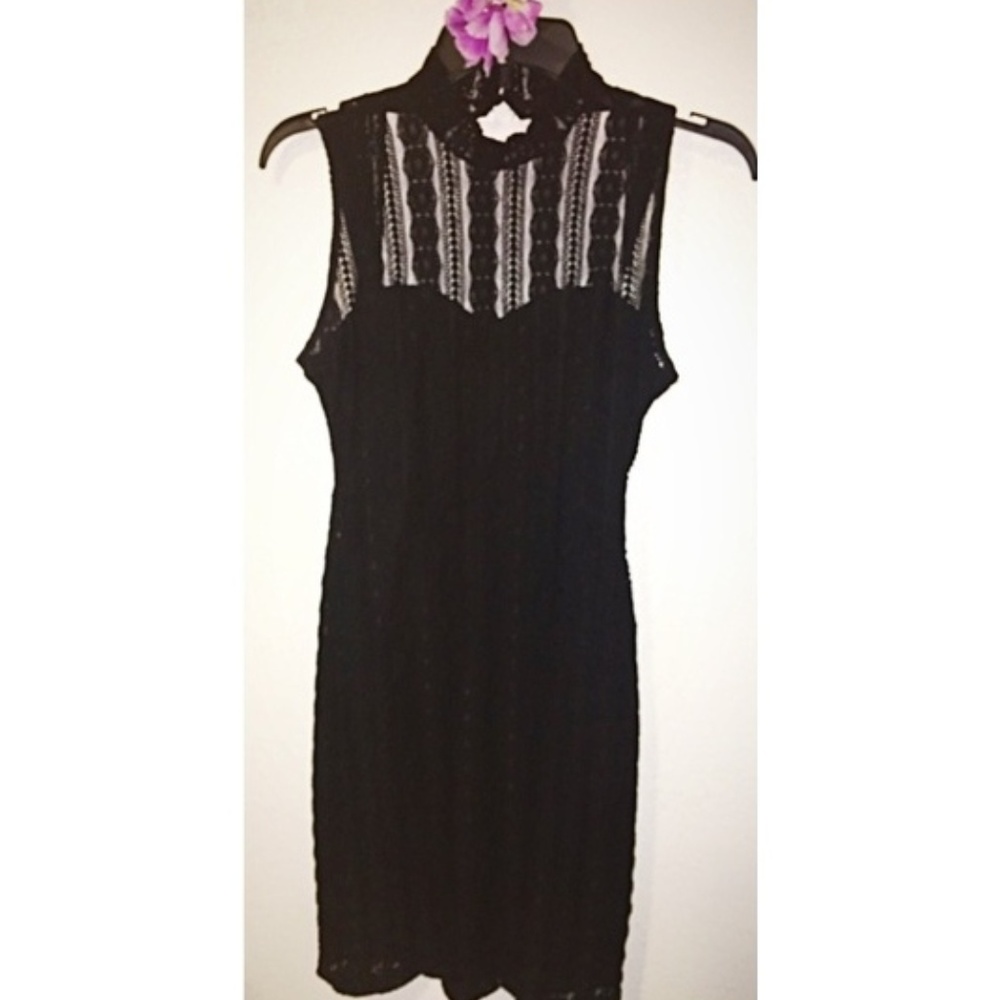 Elegant Black Lace Halter Dress